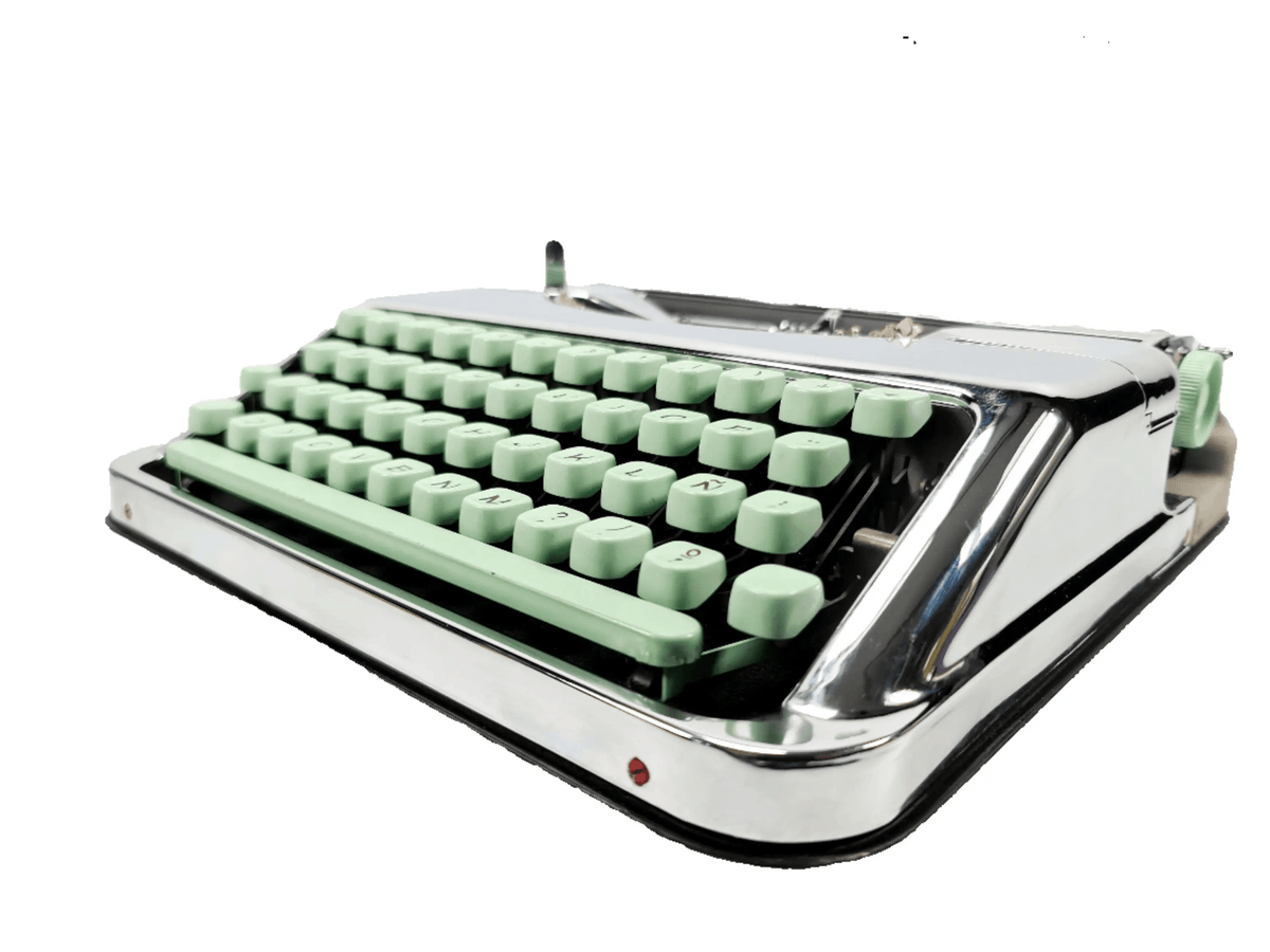 Édition Limitée Hermes Baby Typewriter Chromé Rénové, étui ElGranero Typewriter.Company