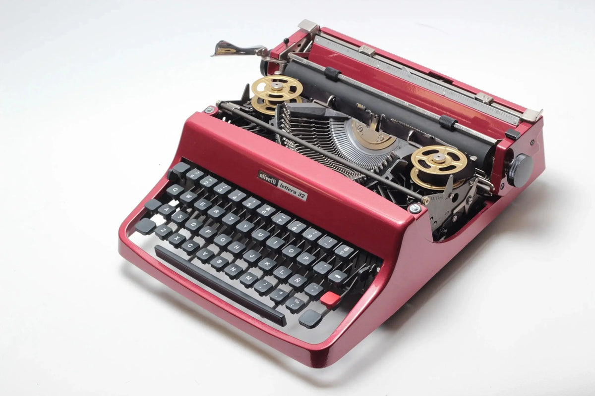 Olivetti Lettera 32 Coral Red Vintage Manual Typewriter, Refurbished - ElGranero Typewriter.Company
