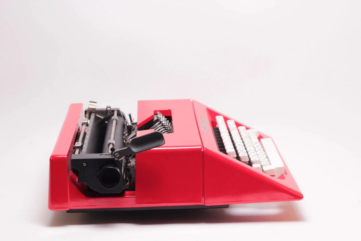 Olivetti Lettera 25 Rojo, Máquina de Escribir Manual Vintage, Restaurada - ElGranero Typewriter.Company