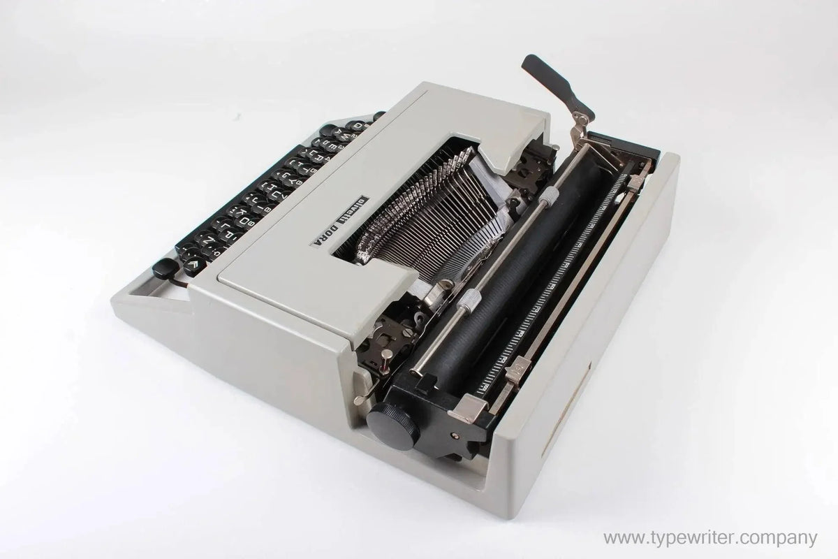 Olivetti Dora Gray, Machine à écrire manuelle vintage, Rénovée - ElGranero Typewriter.Company