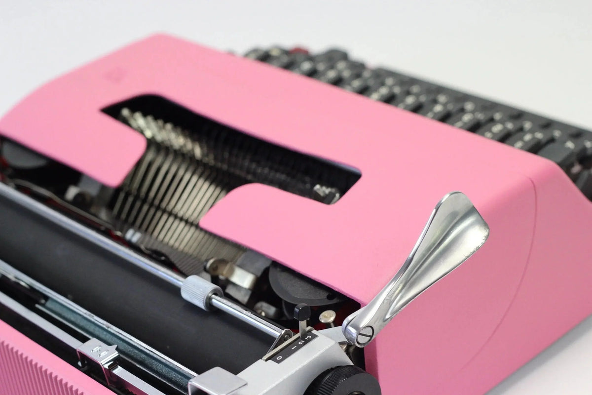Olivetti Lettera 32 Rose, Machine à écrire manuelle vintage, Rénovée - ElGranero Typewriter.Company