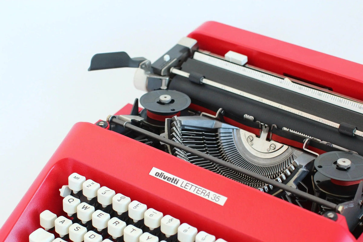 Olivetti Lettera 35 Rouge, Machine à écrire manuelle vintage, Rénovée - ElGranero Typewriter.Company