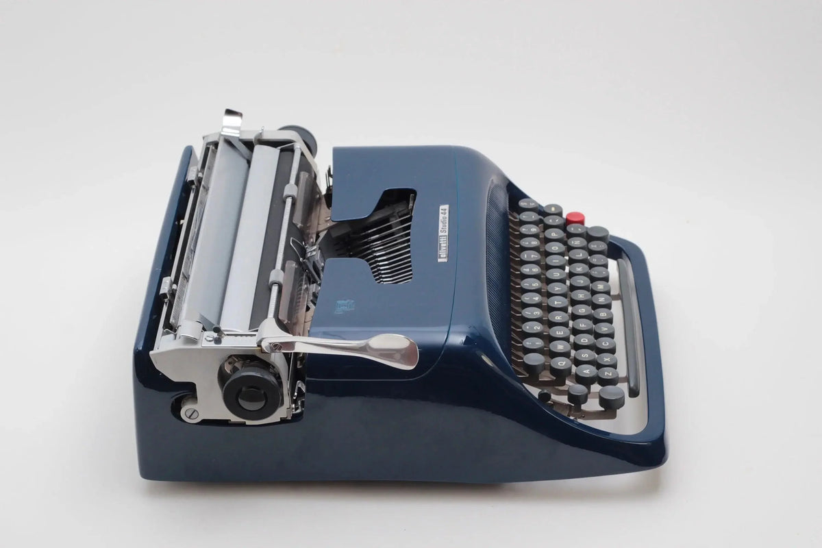 Olivetti Studio 44 Machine à écrire vintage bleu marine, restaurée - ElGranero Typewriter.Company