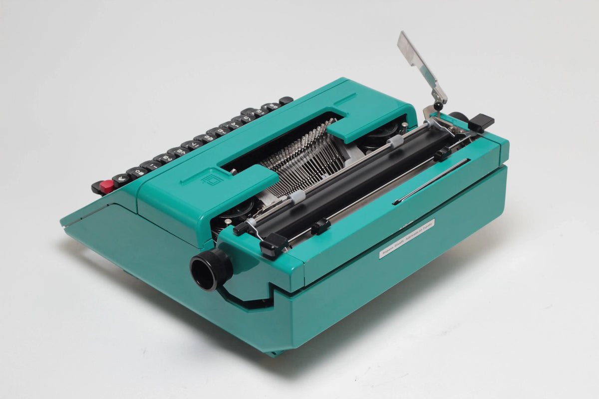 Olivetti Studio 45 Turquoise Vintage Manual Typewriter, Serviced - ElGranero Typewriter.Company
