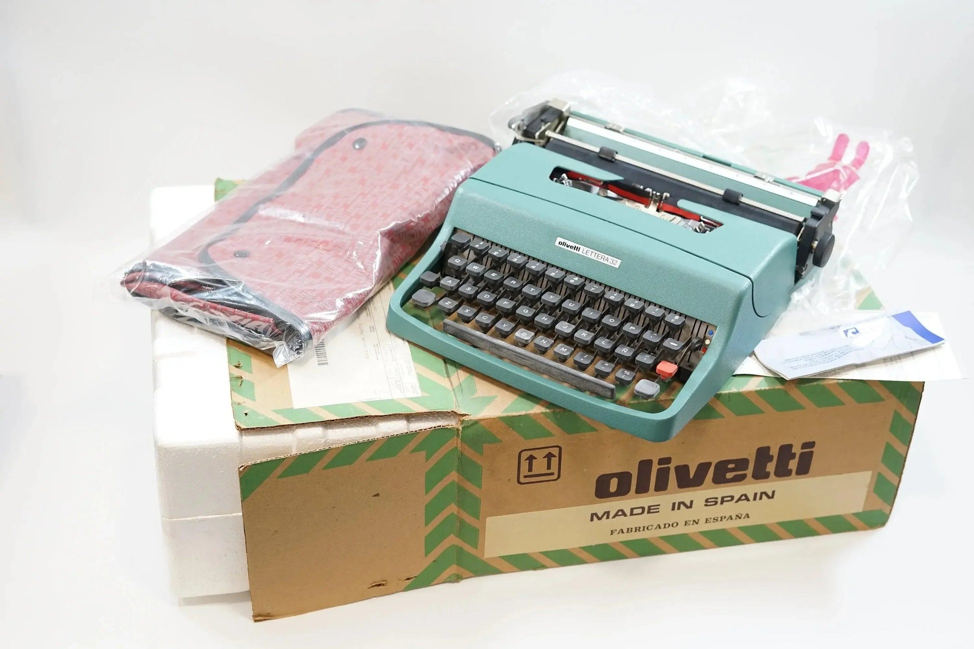 SOLD! Extremely Rare! Just Unboxed New Olivetti Lettera 32 Typewriter - ElGranero Typewriter.Company