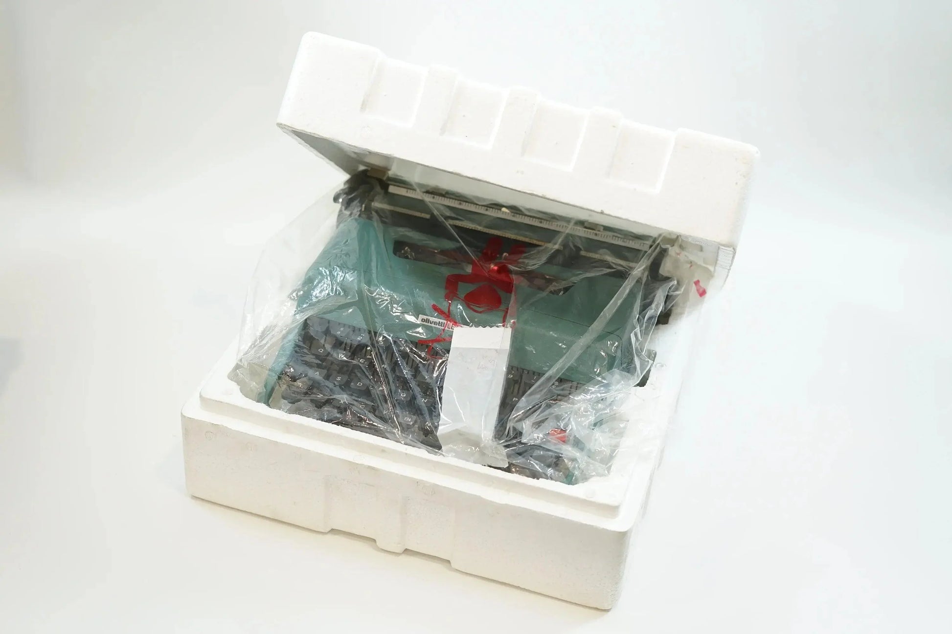 SOLD! Extremely Rare! Just Unboxed New Olivetti Lettera 32 Typewriter - ElGranero Typewriter.Company