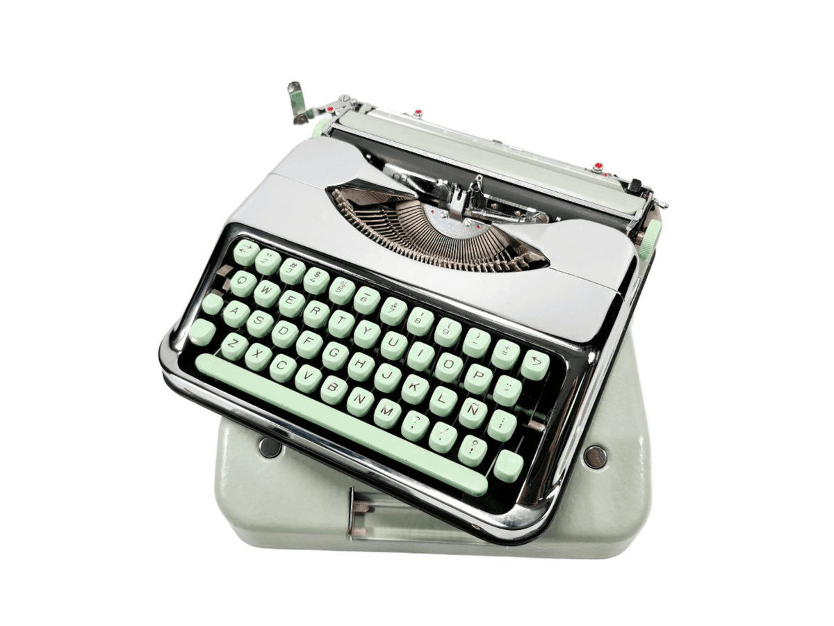 Edición Limitada de Máquina de Escribir Hermes Baby Cromada, servicio de ElGranero Typewriter.Company