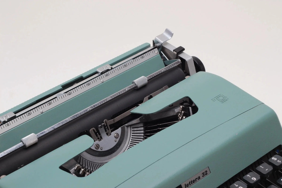 Olivetti Lettera 32 Original Verde Vintage Máquina de Escribir Manual Revisada - ElGranero Typewriter.Company