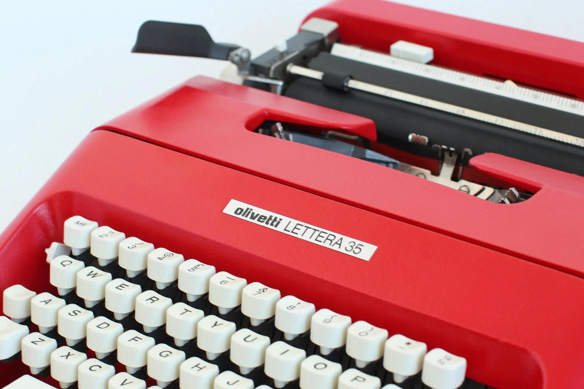 Olivetti Lettera 35 Rouge, Machine à écrire manuelle vintage, Rénovée - ElGranero Typewriter.Company