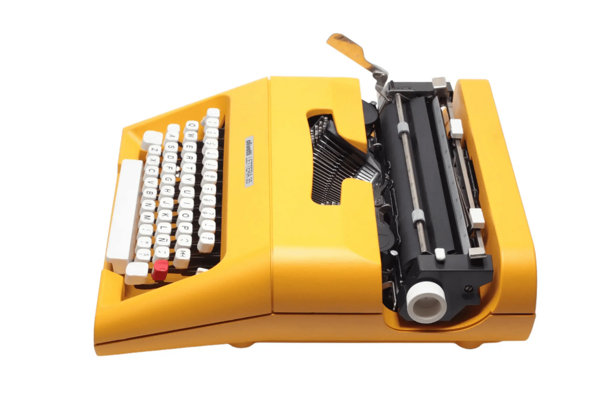 Máquina de escribir manual restaurada Olivetti Lettera 35 Amarilla Vintage - ElGranero Typewriter.Company