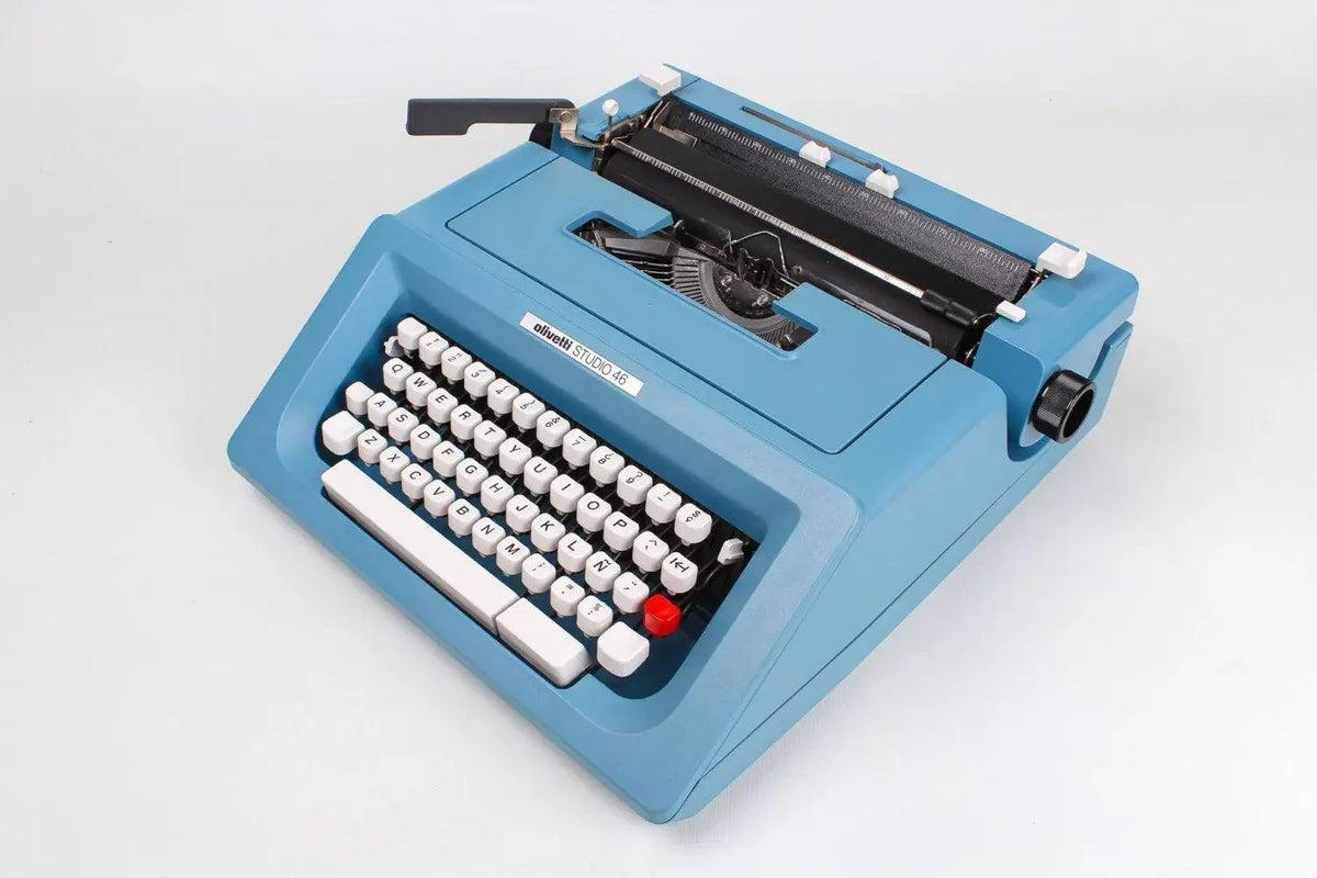 Olivetti Studio 46 Azul, Máquina de Escribir Manual Vintage, Restaurada - ElGranero Typewriter.Company