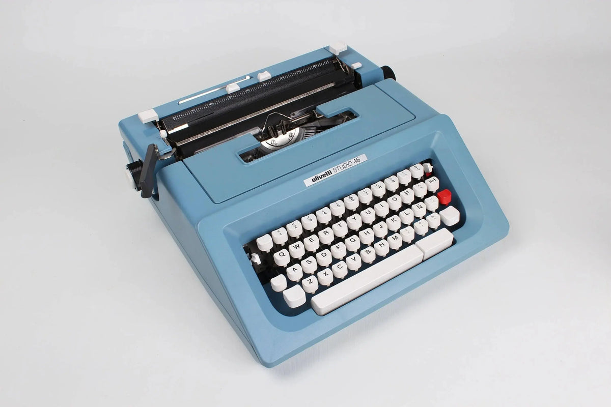 Olivetti Studio 46 Azul, Máquina de Escribir Manual Vintage, Restaurada - ElGranero Typewriter.Company