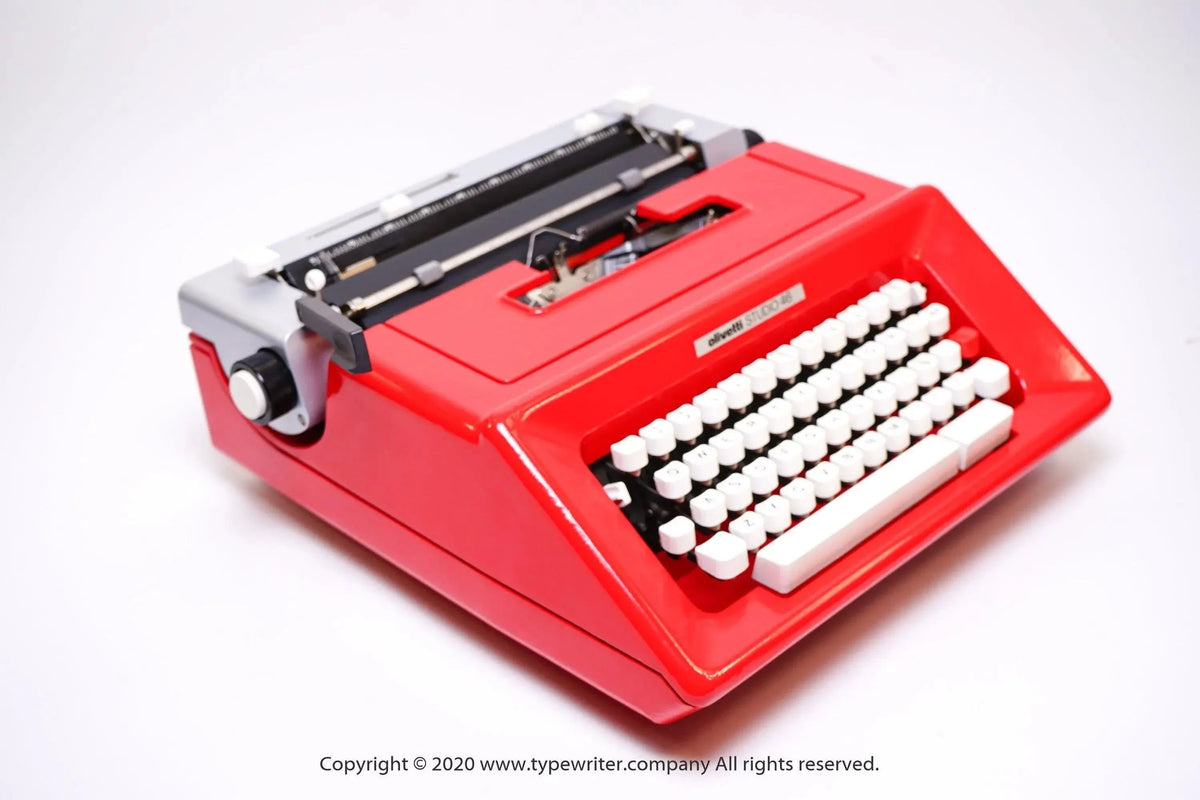 Olivetti Studio 46 Pro Rojo, Máquina de Escribir Manual Vintage, Restaurada - ElGranero Typewriter.Company