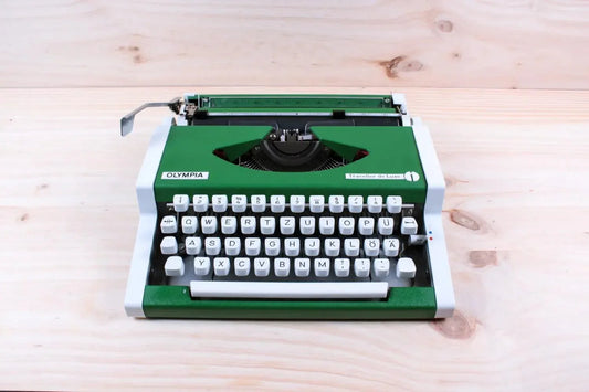 Olympia Traveller De Luxe Green Typewriter, Vintage Manual, Refurbished - ElGranero Typewriter.Company