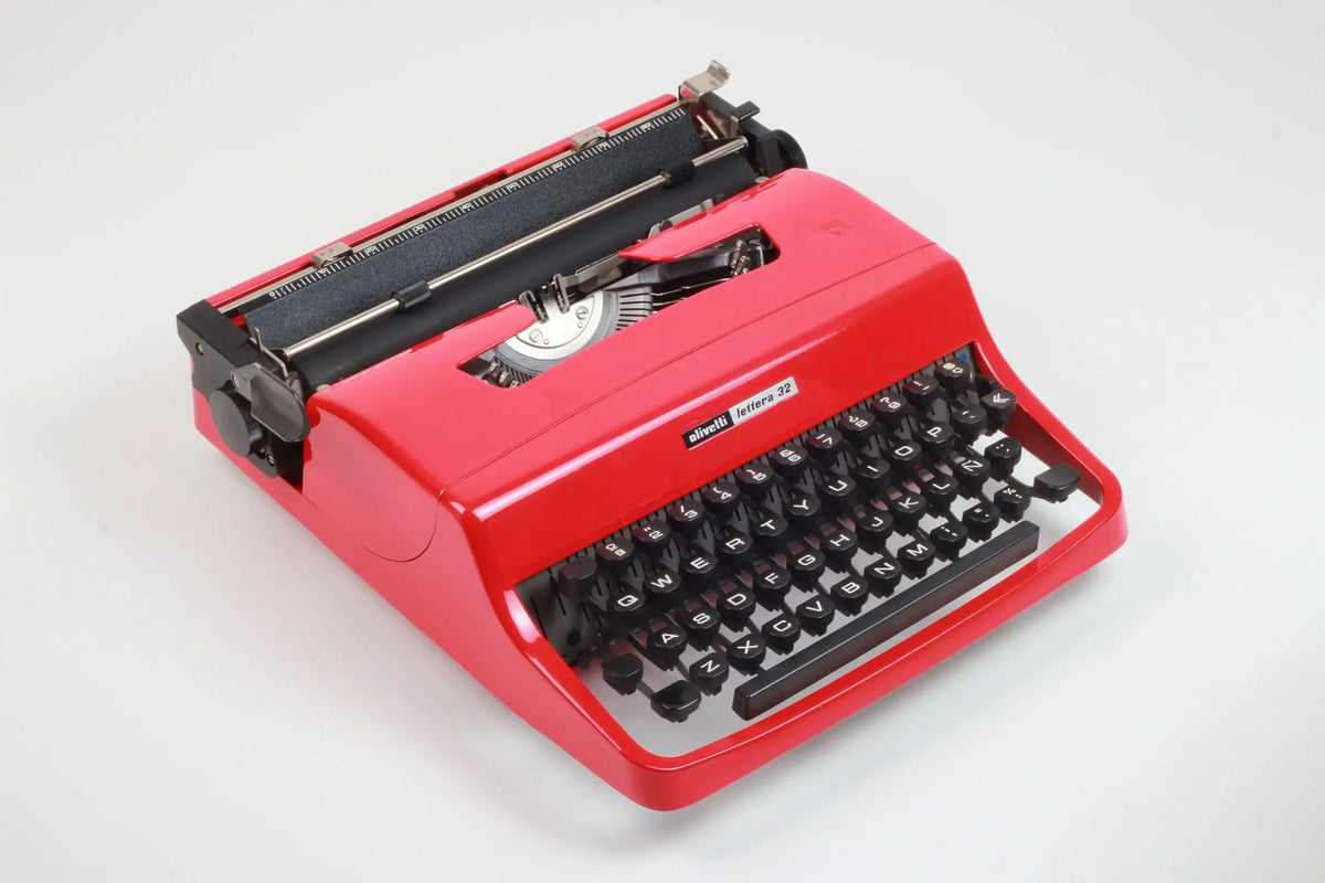 Olivetti Lettera 32 Rojo Brillante Máquina de Escribir Manual Vintage, Restaurada - ElGranero Typewriter.Company
