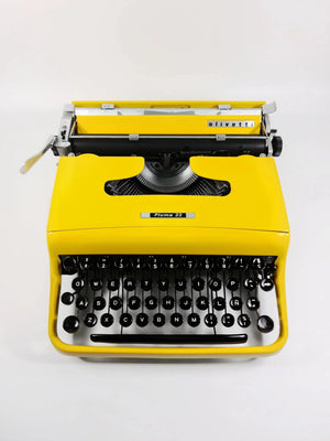 Olivetti Pluma 22, Machine à écrire manuelle vintage Pro Yellow, Rénovée - ElGranero Typewriter.Company