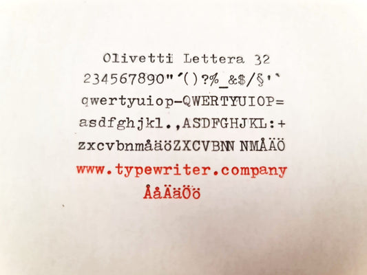 RESERVED FOR O. Olivetti Lettera 32 Typewriter with Accessories, Vintage Manual Swedish QWERTY